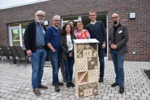 DStU Einweihung SHS Geschenk web