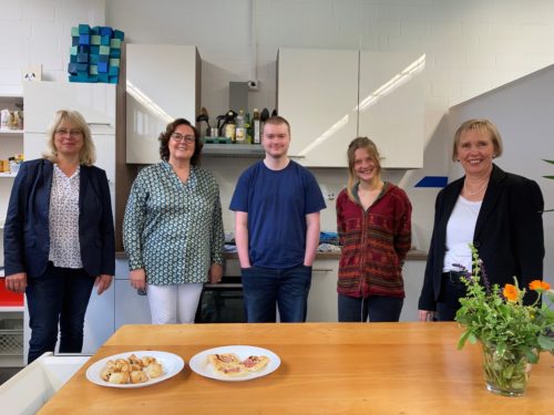 Birgit Gärtner besucht die gespendete Küche